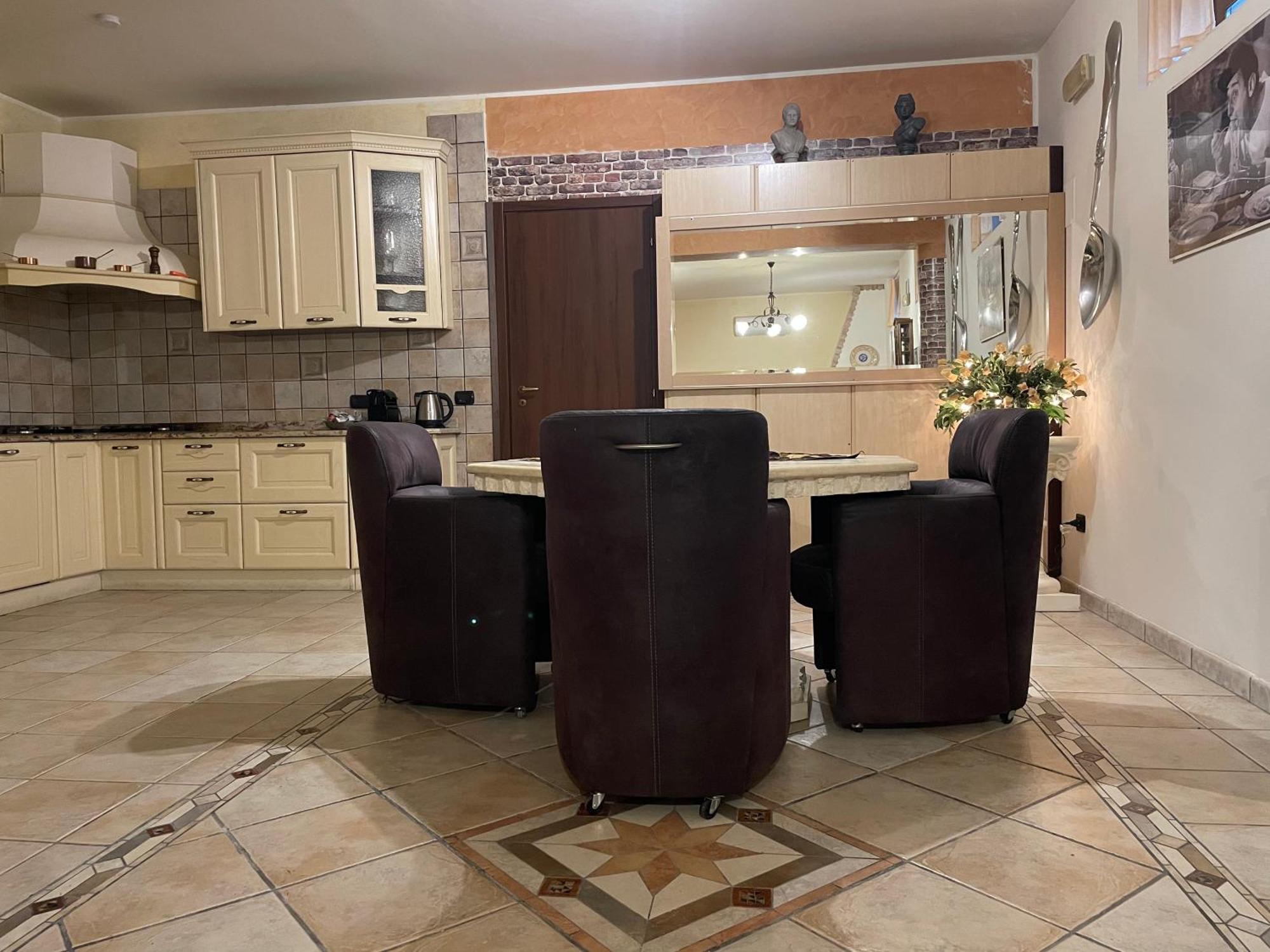 וילאפרנקה טירנה Residence Don Turi מראה חיצוני תמונה