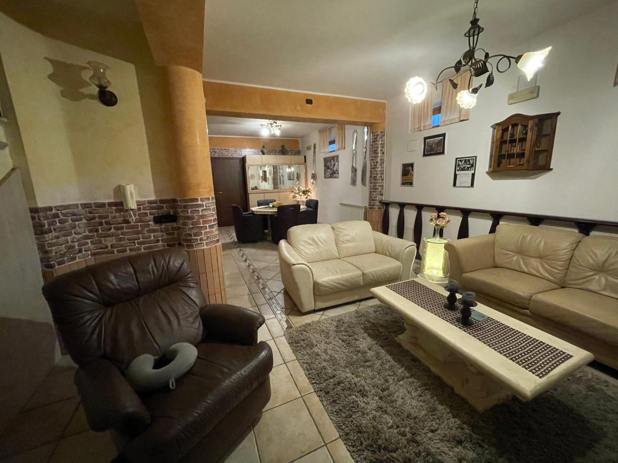 וילאפרנקה טירנה Residence Don Turi מראה חיצוני תמונה